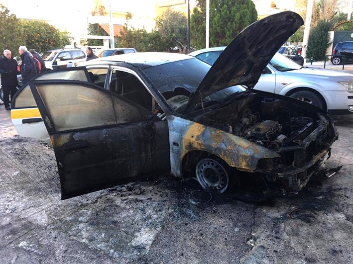 «Ψάχνουν» 28χρονο φοιτητή ως υπεύθυνο για τον εμπρησμό αυτοκινήτου του δήμου Ελληνικού-Αργυρούπολης | iefimerida.gr 0