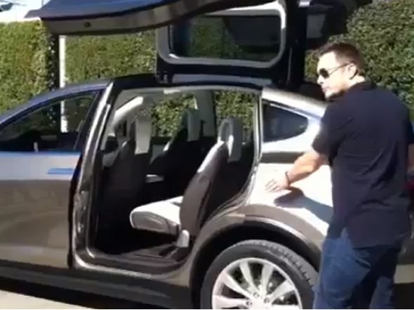 Αυτά είναι τα αυτοκίνητα των πολυεκατομμυριούχων της Σίλικον Βάλεϊ -Χλιδή και πολλά γκάζια! [εικόνες] | iefimerida.gr 8