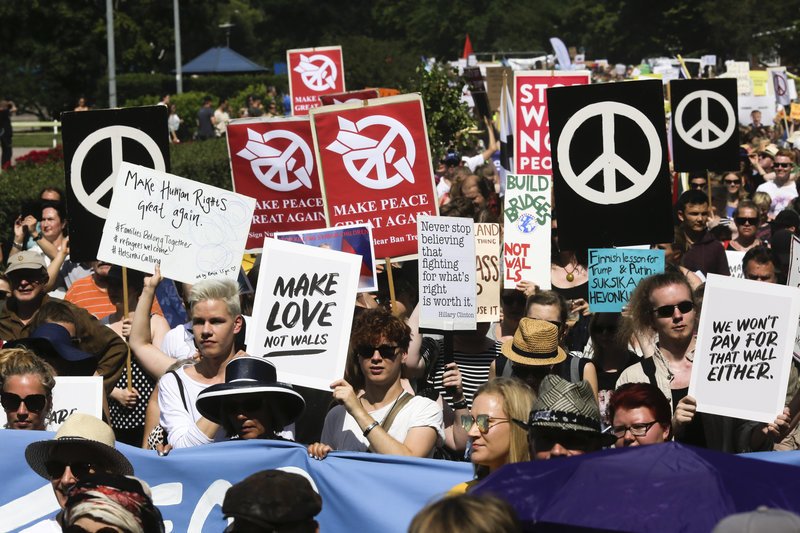 Ελσίνκι: Διαδήλωση μία ημέρα πριν από τη σύνοδο κορυφής Πούτιν-Τραμπ [εικόνες] | iefimerida.gr 2