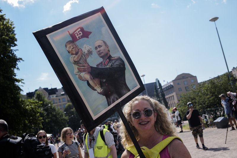 Ελσίνκι: Διαδήλωση μία ημέρα πριν από τη σύνοδο κορυφής Πούτιν-Τραμπ [εικόνες] | iefimerida.gr 3