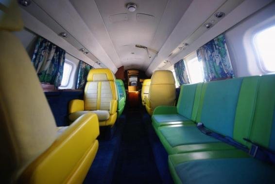 Μέσα στα δύο ιδιωτικά τζετ του Ελβις Πρίσλεϊ -Με επιχρυσωμένους νιπτήρες και βελούδινο κρεβάτι [εικόνες] | iefimerida.gr 4