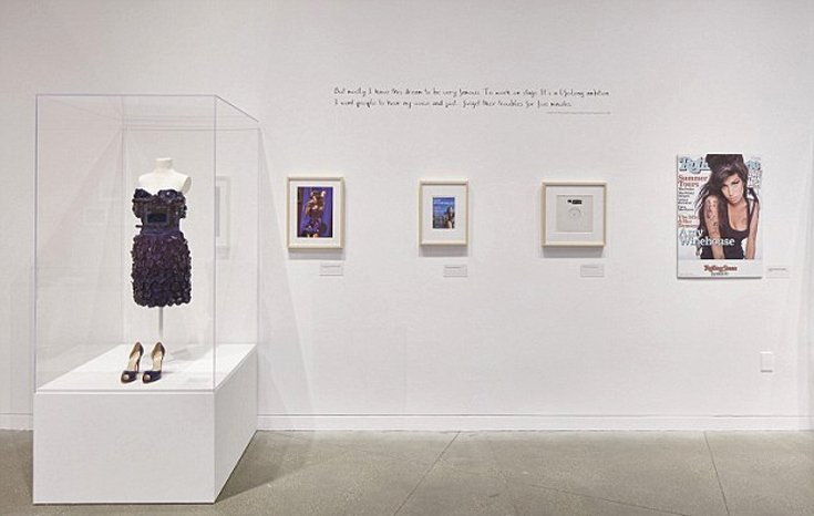 Μια άλλη Ειμι Γουάϊνχάουζ – Προσωπικά αντικείμενα και άγνωστες πτυχές της ζωής της σε μια έκθεση [εικόνες]  | iefimerida.gr 1