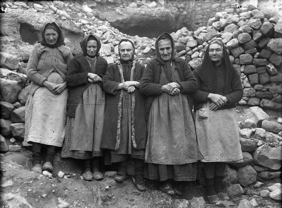 Ο Εμφύλιος και όλα όσα προκάλεσε, στην Πειραματική Σκηνή του Εθνικού Θεάτρου [εικόνες, πρόγραμμα] | iefimerida.gr 2