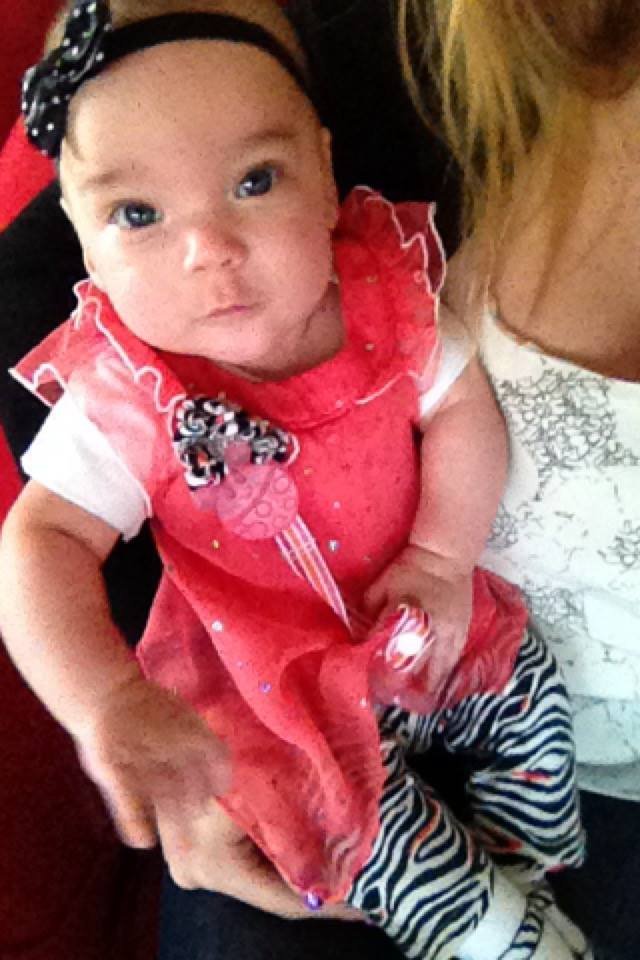 «Κρεμάστε τον!»: Οργή για τον 32χρονο που βίασε το 10 μηνών αγγελούδι της συντρόφου του και το άφησε να πεθάνει [εικόνες]  | iefimerida.gr 3