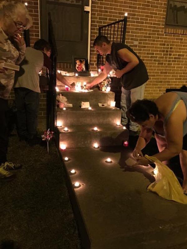 «Κρεμάστε τον!»: Οργή για τον 32χρονο που βίασε το 10 μηνών αγγελούδι της συντρόφου του και το άφησε να πεθάνει [εικόνες]  | iefimerida.gr 1