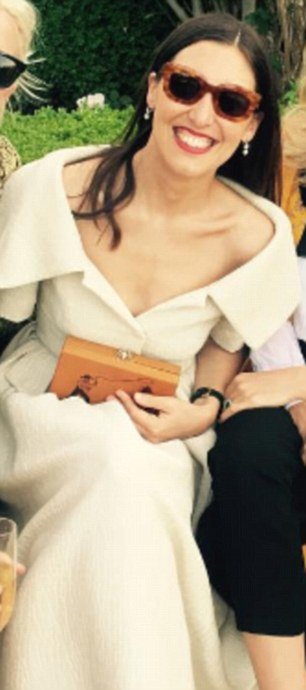 Πριγκιπικός γάμος με απρόοπτα -Νύφη και καλεσμένη φορούσαν το ίδιο... φόρεμα! [εικόνες] | iefimerida.gr 4