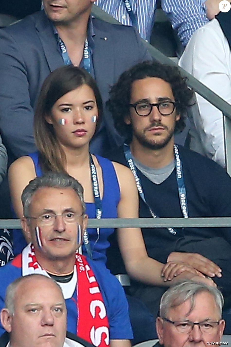 Ο γιός του Φρανσουά Ολάντ ερωτευμένος με εξωτική δημοσιογράφο [εικόνες] | iefimerida.gr 7