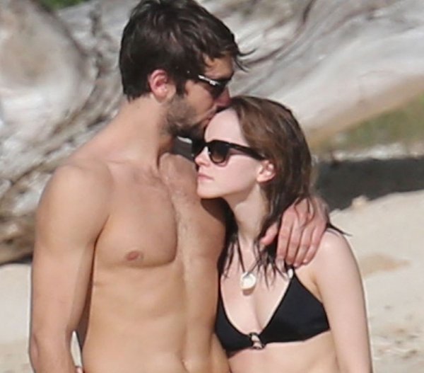 Και ξαφνικά, από το βαθύ σκίσιμο του φορέματος της ηθοποιού ξεπρόβαλε το... μασαζοκαλσόν [εικόνες] | iefimerida.gr 2