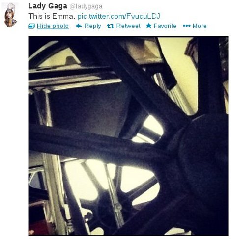 Εικόνα από το αναπηρικό της καροτσάκι ανέβασε στο Twitter η Lady Gaga [εικόνα] | iefimerida.gr 0