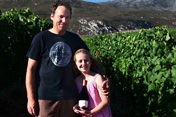 Η νεαρότερη οινοποιός στον κόσμο: 11χρονη κυκλοφόρησε το πρώτο της κρασί [εικόνα] | iefimerida.gr 0