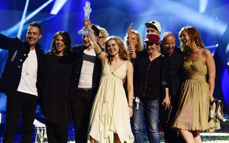 Η Ροδίτισσα μοδίστρα που έραψε το αρχαιοελληνικό φόρεμα της νικήτριας της Eurovision Εμιλυ ντε Φόρεστ [εικόνες] | iefimerida.gr 0