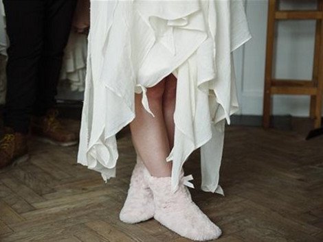 Η Ροδίτισσα μοδίστρα που έραψε το αρχαιοελληνικό φόρεμα της νικήτριας της Eurovision Εμιλυ ντε Φόρεστ [εικόνες] | iefimerida.gr 5