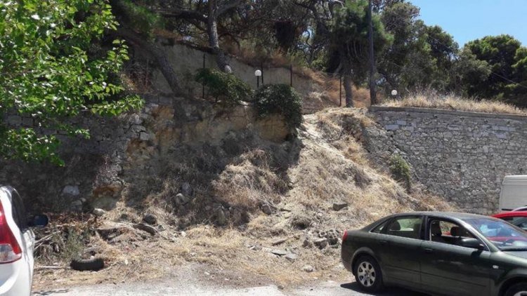 Απίστευτο: Κλέβουν πέτρες από ενετικό τοίχος της Κρήτης για να βγάλουν λεφτά- Κινδυνεύει να πέσει [εικόνες] | iefimerida.gr 1