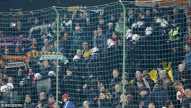 Μάχες σώμα με σώμα στο Βίλνιους – Αγριο ξύλο Λιθουανών και Αγγλων στα προκριματικά [εικόνες & βίντεο] | iefimerida.gr 0