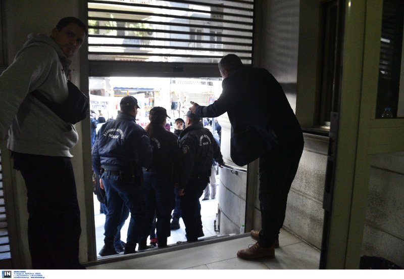 Ενταση έξω από το υπουργείο Υγείας στη συγκέντρωση της ΠΟΕΔΗΝ -Μια γυναίκα τραυματίστηκε [εικόνες] | iefimerida.gr 2