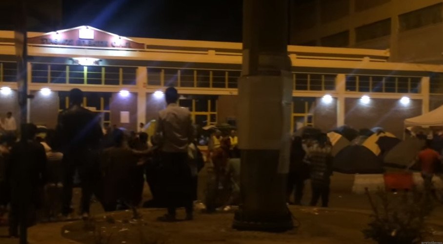 Νέα επεισόδια στον Πειραιά -Πιάστηκαν στα χέρια Αφγανοί και Σύροι [εικόνες] | iefimerida.gr 1