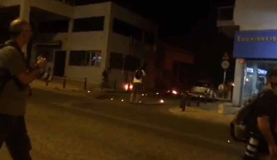 Ενταση στην πορεία μνήμης για τον Παύλο Φύσσα -Επεισόδια έξω από τη ΓΑΔΑ, 8 προσαγωγές [εικόνες & βίντεο] | iefimerida.gr 3