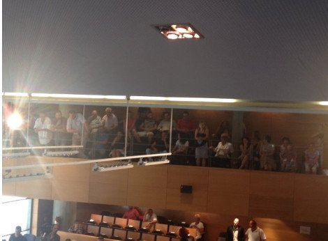 Ενταση στην ορκωμοσία του Δημοτικού Συμβουλίου Θεσσαλονίκης -Συνθήματα κατά της Χρυσής Αυγής -Μπουτάρης: Στην αίθουσα του Δημαρχείου είναι όλοι [βίντεο&εικόνες] | iefimerida.gr 2