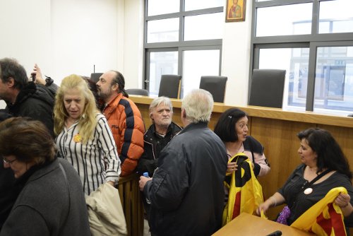 Λαφαζάνης και ΕΠΑΜ ματαίωσαν πλειστηριασμούς στο Ειρηνοδικείο Αθηνών [εικόνες] | iefimerida.gr 0