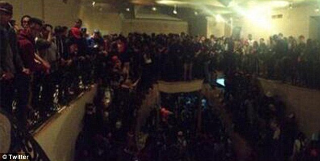 Το tweet της καταστροφής -Πάνω από 2.000 άτομα πήγαν «απρόσκλητα» σε πάρτι και διέλυσαν μια έπαυλη [εικόνες] | iefimerida.gr 1