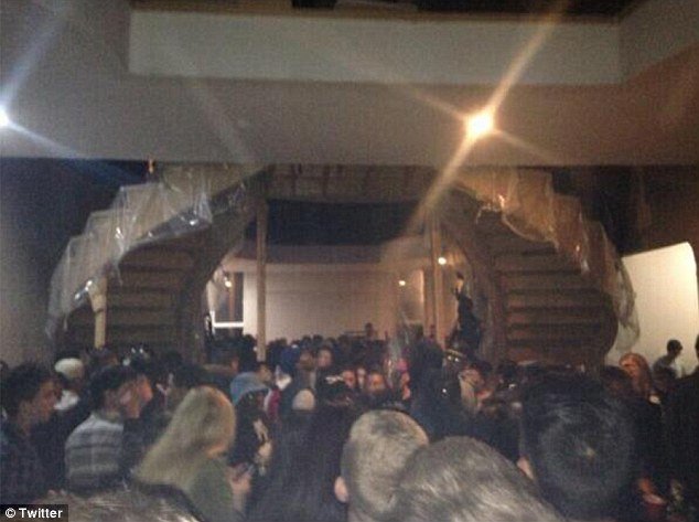 Το tweet της καταστροφής -Πάνω από 2.000 άτομα πήγαν «απρόσκλητα» σε πάρτι και διέλυσαν μια έπαυλη [εικόνες] | iefimerida.gr 2