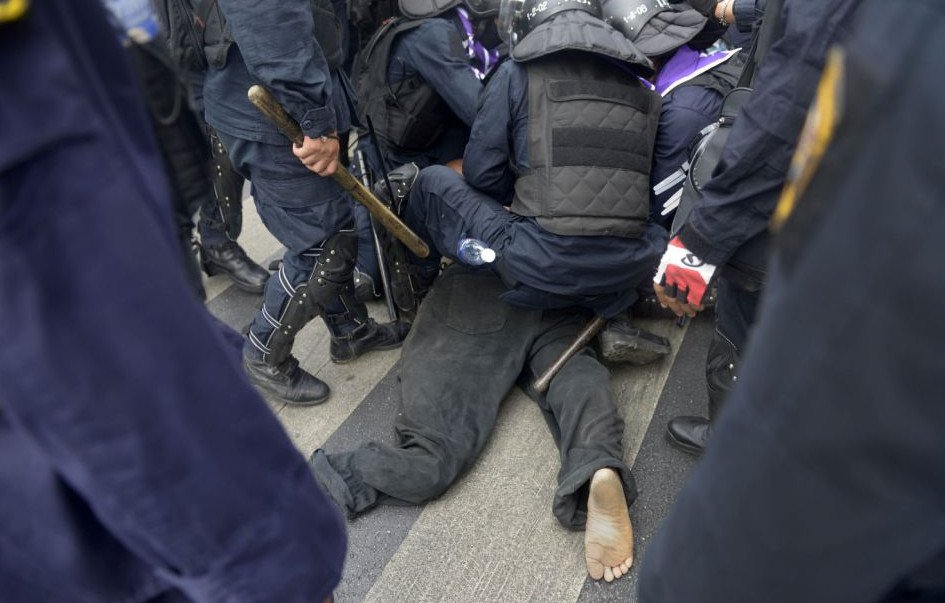 Σκληρές εικόνες από τις βίαιες συγκρούσεις στην Ταϊλάνδη -Τέσσερις νεκροί και δεκάδες τραυματίες [εικόνες&βίντεο] | iefimerida.gr 4