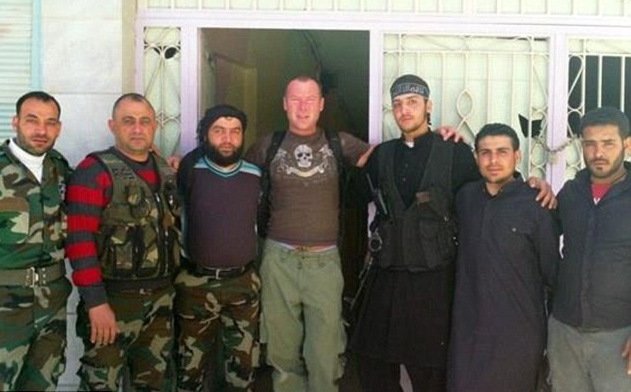 Ο νεαρός Βέλγος που έγινε τζιχαντιστής γιατί μαγεύτηκε από μια Μαροκινή -Το ταξίδι του πατέρα του στη Συρία που τον έσωσε [εικόνες] | iefimerida.gr 1