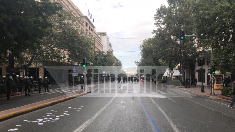 Μολότοφ και χημικά στο κέντρο της Αθήνας, στο πανεκπαιδευτικό συλλαλητήριο | iefimerida.gr 5