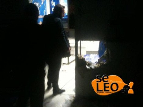 «Ντου» κουκουλοφόρων στο πανεπιστήμιο Μακεδονία -Τα έκαναν γυαλιά-καρφιά, δύο τραυματίες [εικόνες] | iefimerida.gr 0