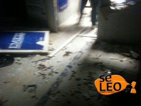 «Ντου» κουκουλοφόρων στο πανεπιστήμιο Μακεδονία -Τα έκαναν γυαλιά-καρφιά, δύο τραυματίες [εικόνες] | iefimerida.gr 1