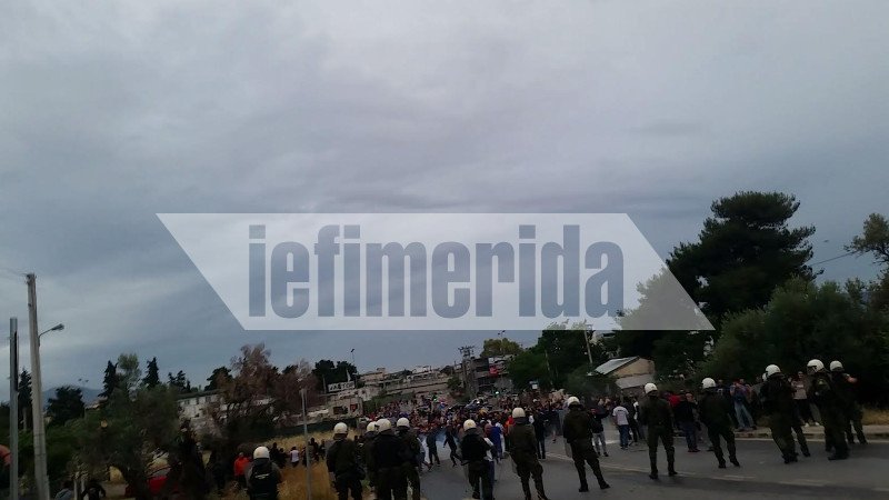 Επεισόδια στο Μενίδι -Πυρπόλησαν σπίτια Ρομά, πυροβολισμοί στον αέρα από τον καταυλισμό [εικόνες & βίντεο] | iefimerida.gr 6