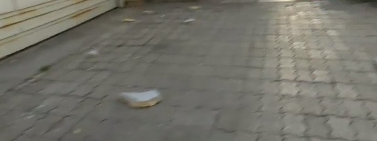 Χούλιγκαν πέταξαν πέτρες στο κτίριο του ΣΚΑΪ -Αναποδογύρισαν μοτοσικλέτες [εικόνες] | iefimerida.gr 4