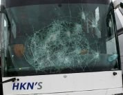 Γυαλιά - καρφιά τα έκαναν οι οπαδοί του ΟΣΦΠ και του ΠΑΟ στην Πόλη [εικόνες] | iefimerida.gr 0