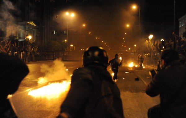 Επεισόδια, πετροπόλεμος και μολότοφ στη μνήμη του Αλέξη | iefimerida.gr 1