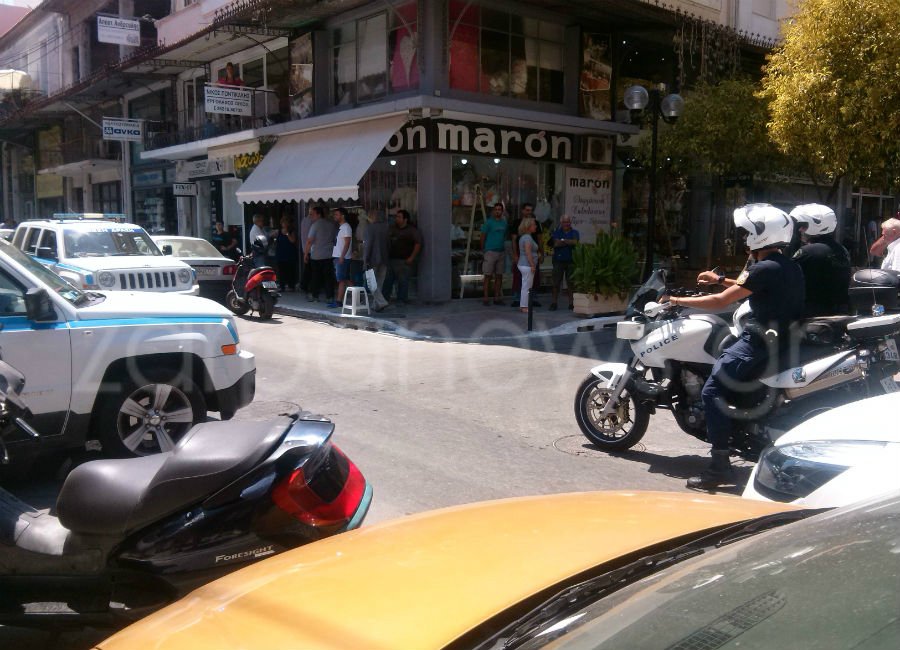 Ρινγκ έγινε το κέντρο των Χανίων -Αγριος ξυλοδαρμός μεταξύ Ελλήνων και Ρωσοπόντιων [εικόνες] | iefimerida.gr 3