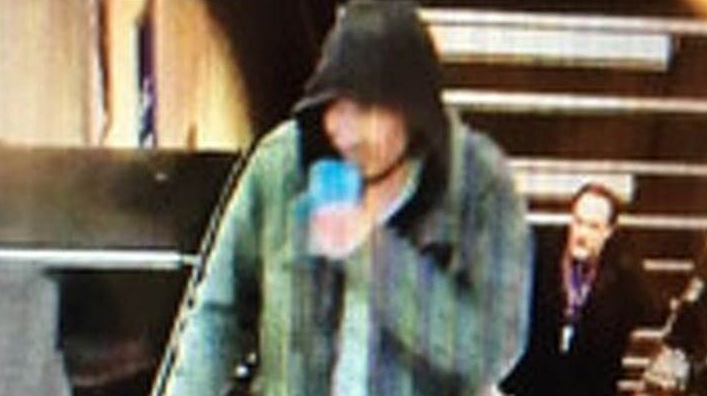 Σουηδία: Αυτόν τον άνδρα αναζητεί η Αστυνομία για την επίθεση στη Στοκχόλμη [εικόνα] | iefimerida.gr 1