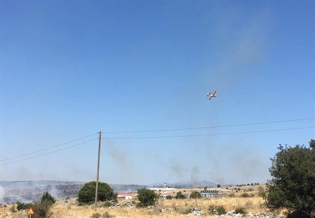 Γιάννενα: Ανεξέλεγκτη η πυρκαγιά κοντά στον οικισμό του Ασβεστοχωρίου- Πλησίασε σπίτια [εικόνες&βίντεο] | iefimerida.gr 7