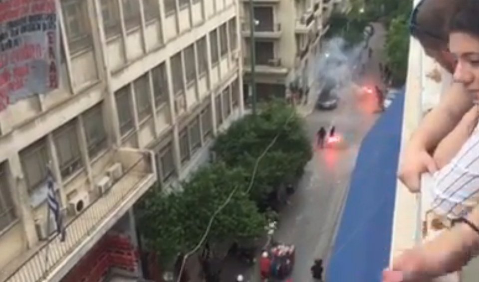Επεισόδια στις φοιτητικές εκλογές -Ξύλο και μολότοφ στο Παιδαγωγικό [εικόνες&βίντεο] | iefimerida.gr 3