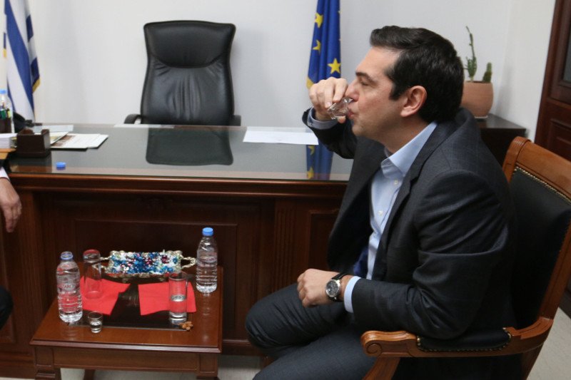 Ανταποκρίτρια Bild: Επική αποτυχία Τσίπρα -Ημέρα επίθεσης στο Βερολίνο κι εκείνος γελάει στην Κρήτη [εικόνες] | iefimerida.gr 6