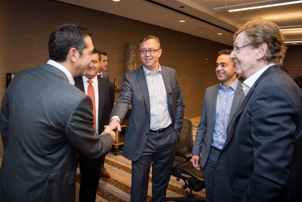 Σικάγο: Οι ομογενείς επιχειρηματίες πέταξαν τις γραβάτες στην συνάντηση με τον Τσίπρα [εικόνες] | iefimerida.gr 1