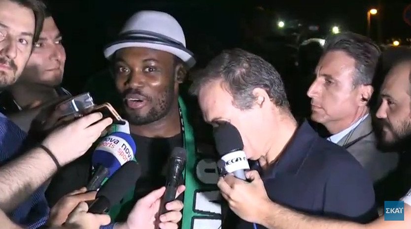 Χαμός στο αεροδρόμιο με τους οπαδούς του Παναθηναϊκού στην άφιξη του Μίκαελ Εσιέν [εικόνες] | iefimerida.gr 6