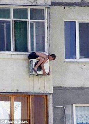 Αυτά είναι τα πιο επικίνδυνα επαγγέλματα -Αστείες στιγμές από εργάτες που ξεγελούν τον θάνατο [εικόνες] | iefimerida.gr 4