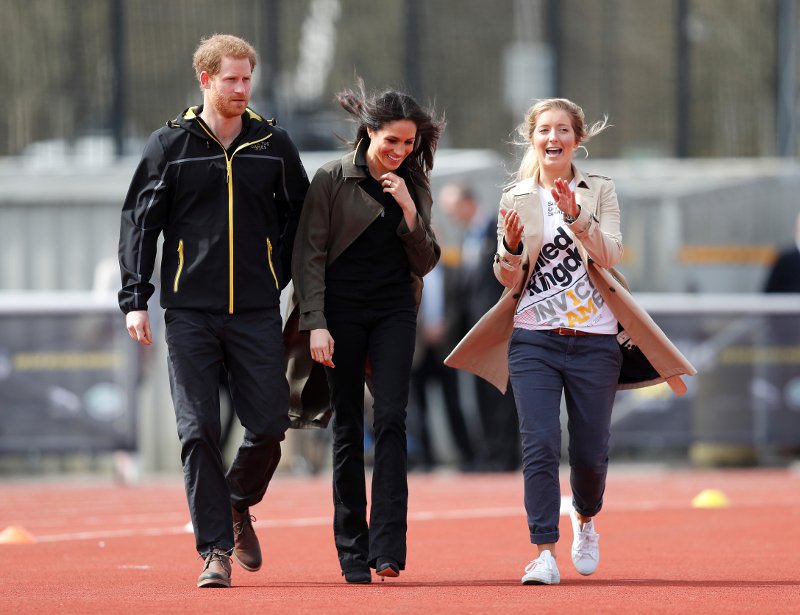 Αυτός είναι ο σχεδιαστής-φαβορί για το νυφικό της Μέγκαν Μαρκλ -Εχει ντύσει Μίντλετον και Πριγκίπισσα Ευγενία [εικόνες] | iefimerida.gr 0