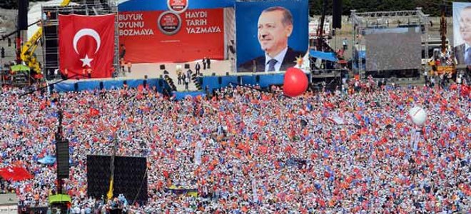 Ο Ερντογάν βρυχάται : Επίδειξη δύναμης στην ομιλία του την ώρα που η αστυνομία έπνιγε την Πόλη στα χημικά [εικόνες] | iefimerida.gr 0