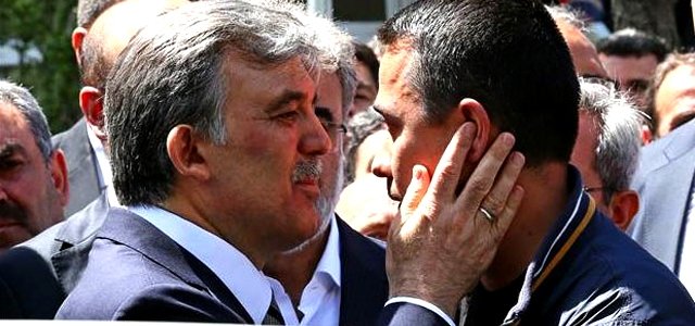 Ο Ερντογάν τους κλωτσάει, ο Γκιούλ τους αγκαλιάζει -Οργή στην Τουρκία με τους 282 νεκρούς στο ορυχείο [εικόνες] | iefimerida.gr 3