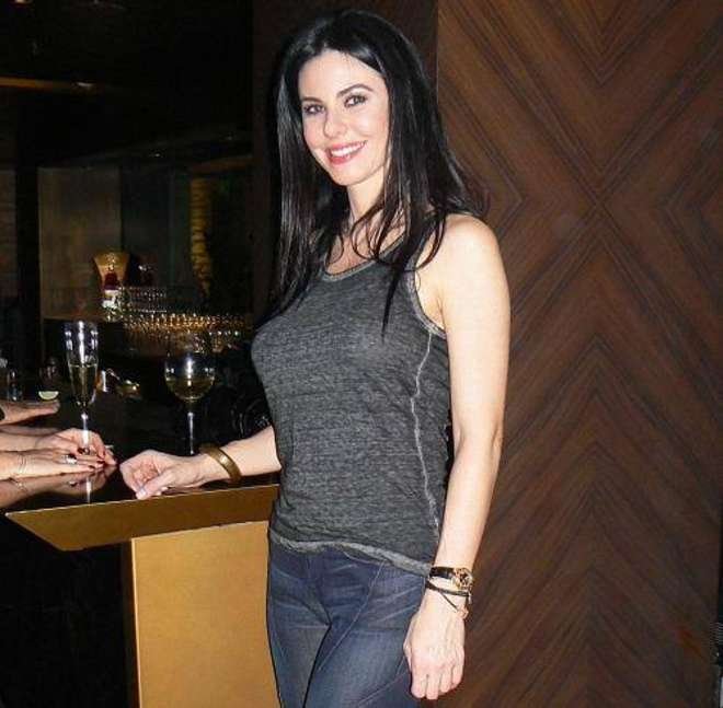 Ντεφνέ Σαμιελί, η πανέμορφη Τουρκάλα που προκαλεί σάλο για ροζ σκάνδαλο με τον Ερντογάν [εικόνες] | iefimerida.gr 12