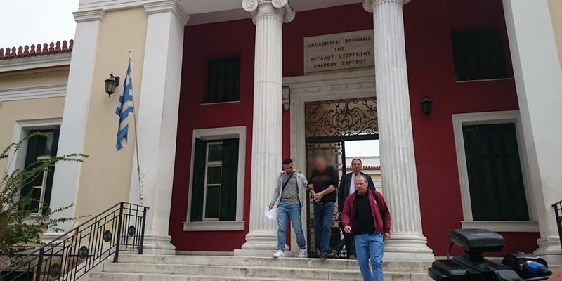 «Η κακιά η ώρα φταίει...», λέει ο αδελφοκτόνος της Ερέτριας [βίντεο] | iefimerida.gr 2