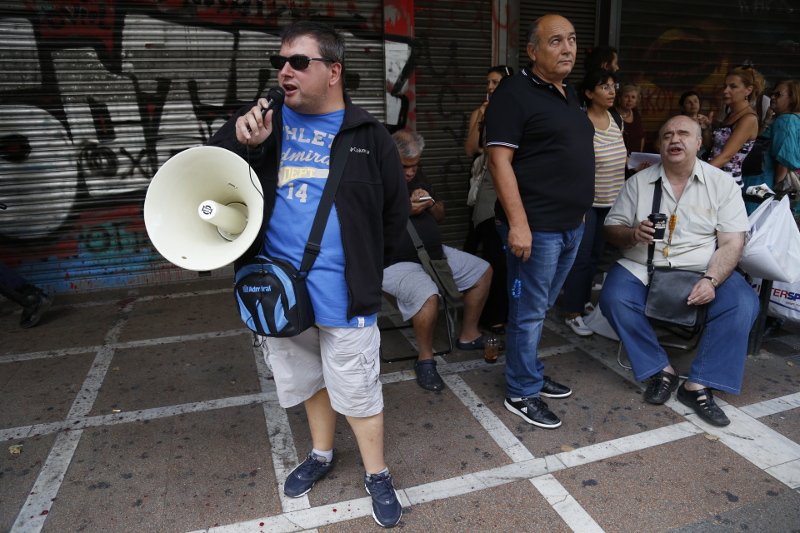Συγκέντρωση των εργαζόμενων στην Ειδική Αγωγή -Είναι έως και 18 μήνες απλήρωτοι [εικόνες] | iefimerida.gr 2