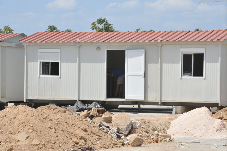 Πυρετώδεις εργασίες στον Βοτανικό για να μετεγκατασταθούν οι πρόσφυγες [εικόνες] | iefimerida.gr 5