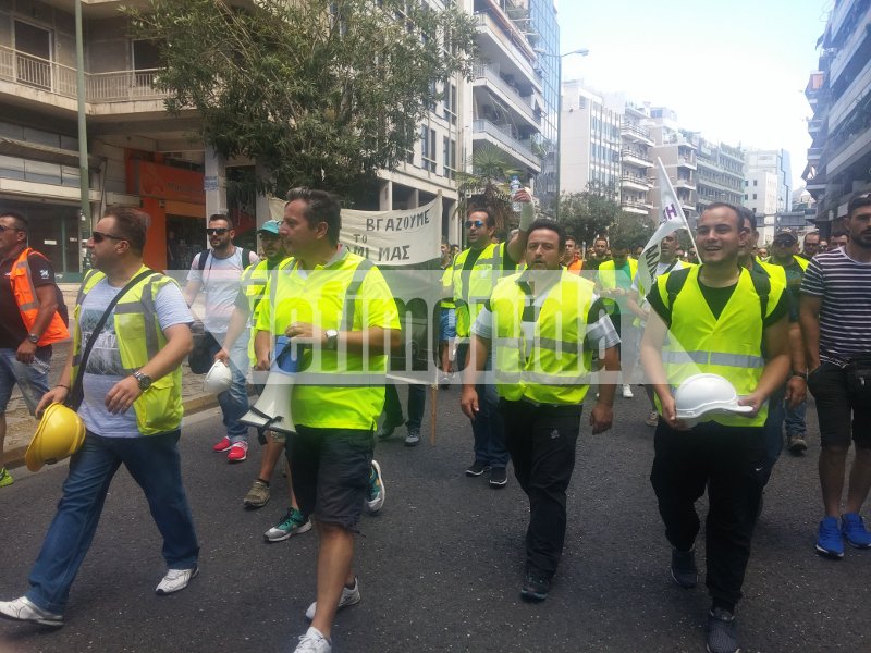 Οι μεταλλωρύχοι έφτασαν στο Μαξίμου -Φρούριο το κέντρο [εικόνες] | iefimerida.gr 3